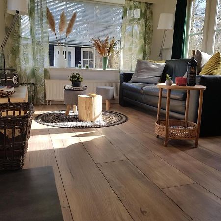 Chalet 2 Pers Met Hottub - Aan De Bosrand - Ijsselmeer - Gaasterland - Bos Rijs Luaran gambar