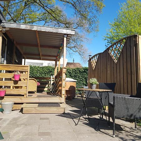 Chalet 2 Pers Met Hottub - Aan De Bosrand - Ijsselmeer - Gaasterland - Bos Rijs Luaran gambar
