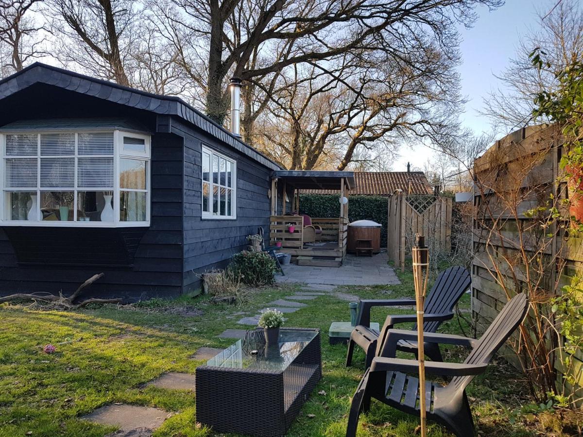 Chalet 2 Pers Met Hottub - Aan De Bosrand - Ijsselmeer - Gaasterland - Bos Rijs Luaran gambar