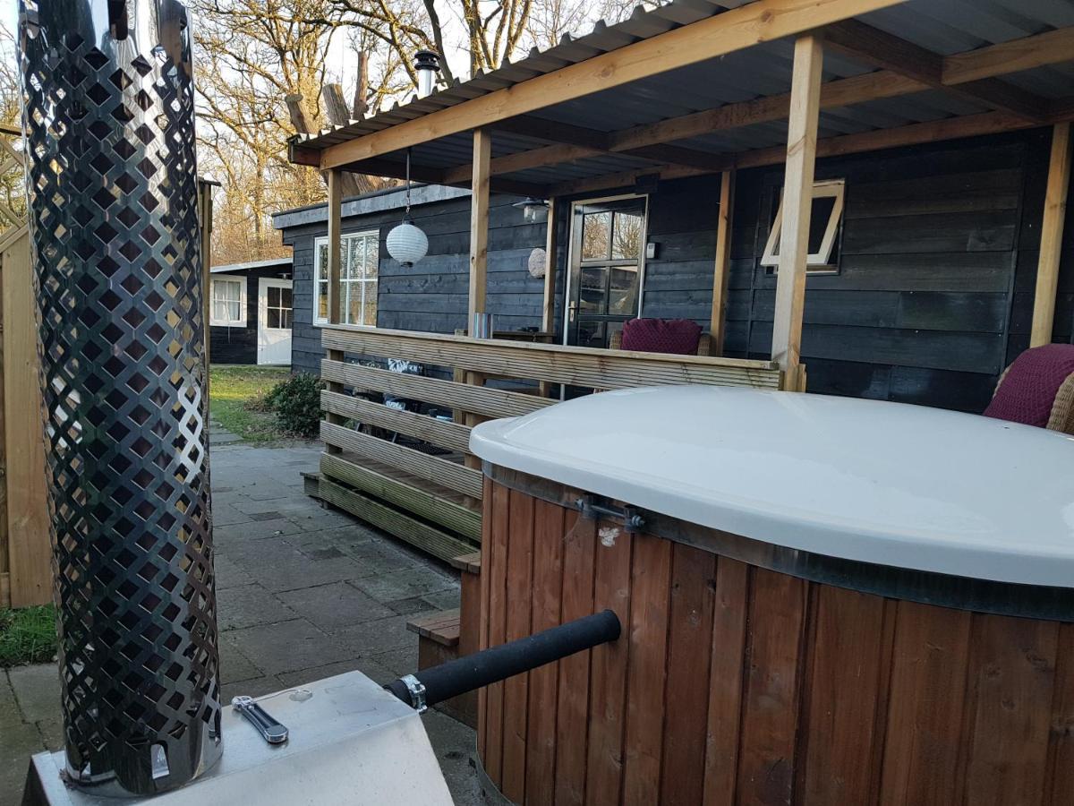 Chalet 2 Pers Met Hottub - Aan De Bosrand - Ijsselmeer - Gaasterland - Bos Rijs Luaran gambar